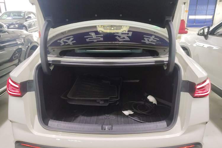 Used BYD Seal 06 New Energy 2024 DM-i 80KM Prestige Model Trunk