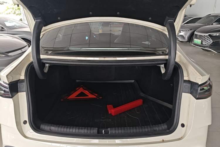 Used BYD Seal 06 New Energy 2024 DM-i 80KM Prestige Model Trunk