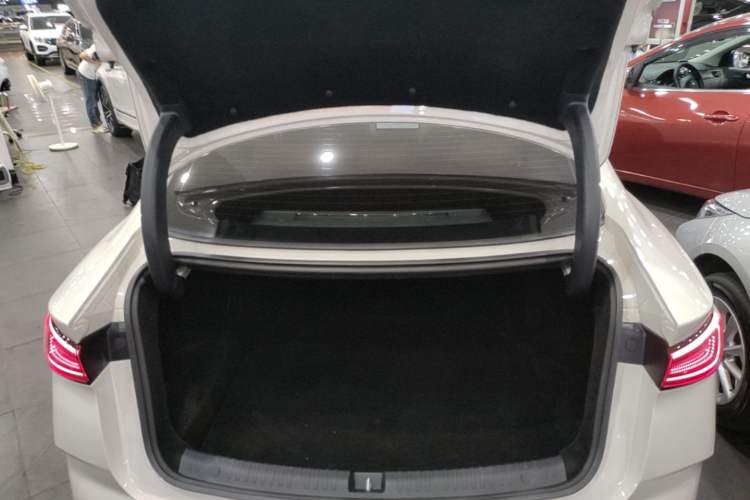Used BYD Seal 06 New Energy 2024 DM-i 120KM Luxury Model Trunk