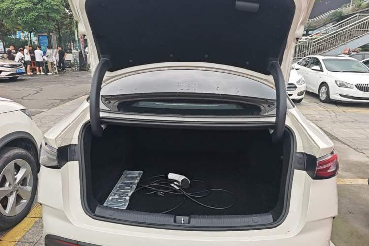 Used BYD Seal 06 New Energy 2024 DM-i 80KM Luxury Model Trunk