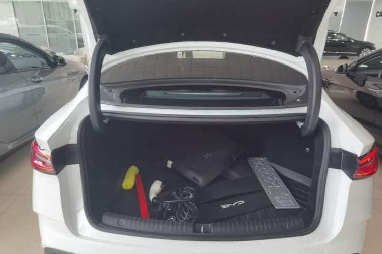 Used BYD Seal 06 New Energy 2024 DM-i 80KM Prestige Model Trunk