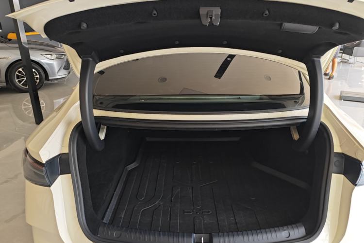 Used BYD Seal 06 New Energy 2024 DM-i 120KM Prestige Model Trunk