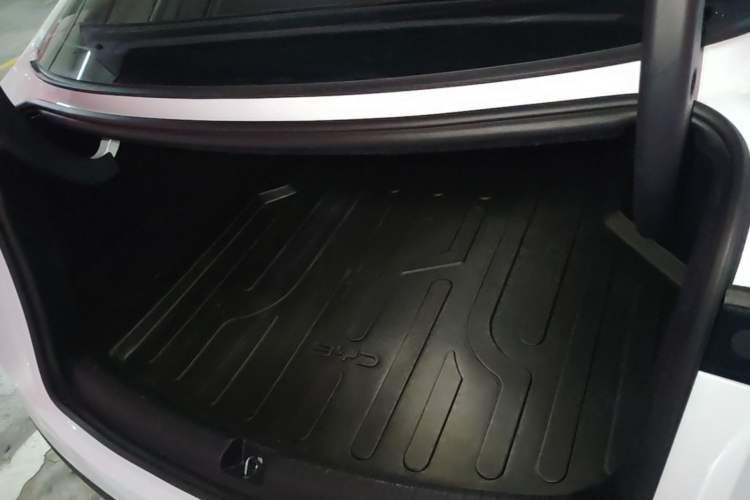 Used BYD Seal 06 New Energy 2024 DM-i 80KM Prestige Model Trunk