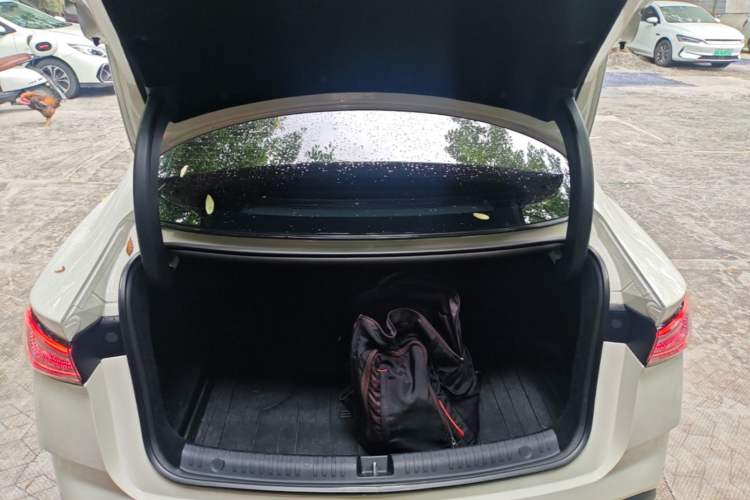 Used BYD Seal 06 New Energy 2024 DM-i 120KM Luxury Model Trunk