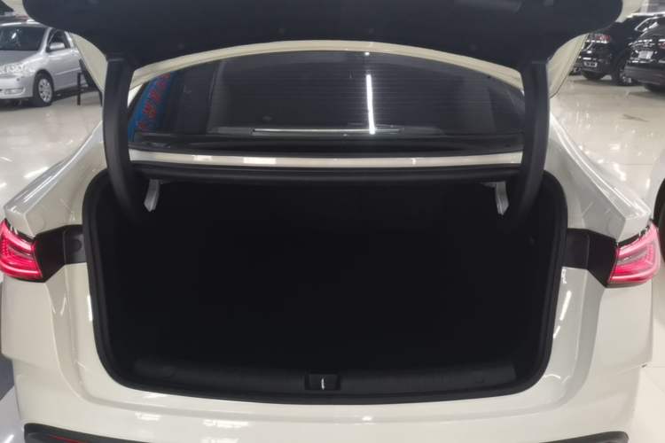 Used BYD Seal 06 New Energy 2024 DM-i 120KM Prestige Model Trunk