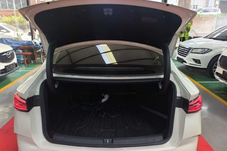 Used BYD Seal 06 New Energy 2024 DM-i 120KM Prestige Model Trunk