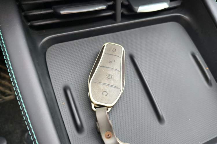 Used BYD Seal 06 New Energy 2024 DM-i 80KM Prestige Model Vehicle Key