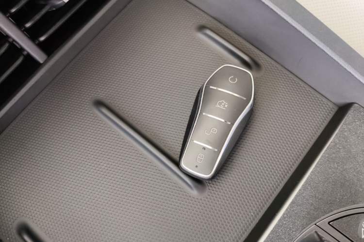Used BYD Seal 06 New Energy 2024 DM-i 80KM Luxury Model Vehicle Key