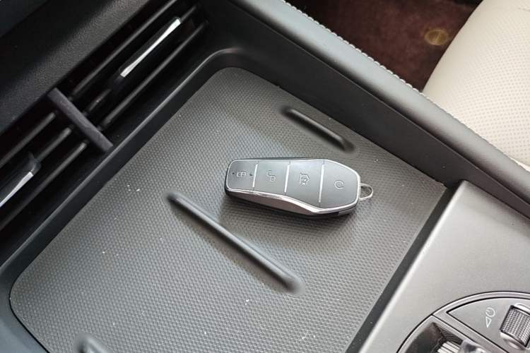 Used BYD Seal 06 New Energy 2024 DM-i 80KM Prestige Model Vehicle Key