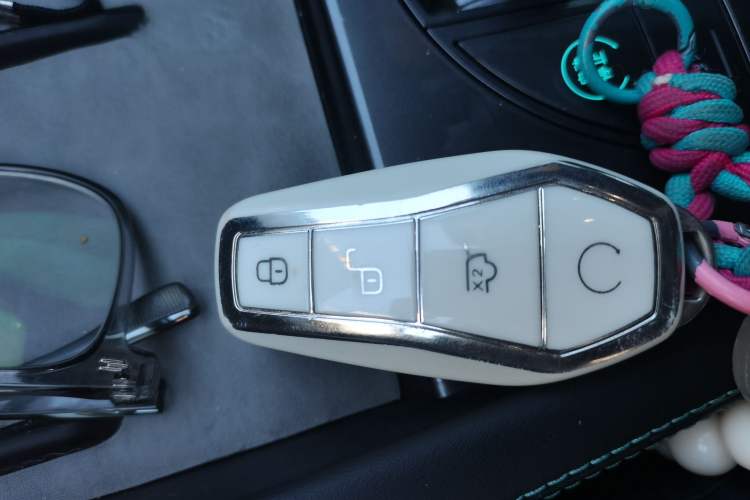 Used BYD Seal 06 New Energy 2024 DM-i 80KM Prestige Model Vehicle Key