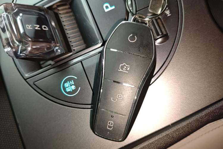 Used BYD Seal 06 New Energy 2024 DM-i 80KM Luxury Model Vehicle Key