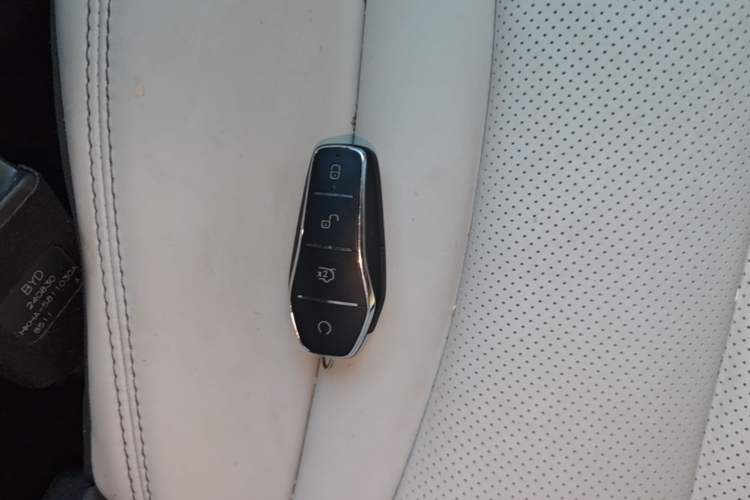 Used BYD Seal 06 New Energy 2024 DM-i 80KM Luxury Model Vehicle Key