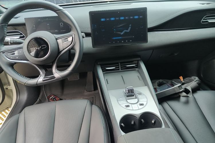 Used BYD Seal 06 New Energy 2024 DM-i 120KM Prestige Model Center Console