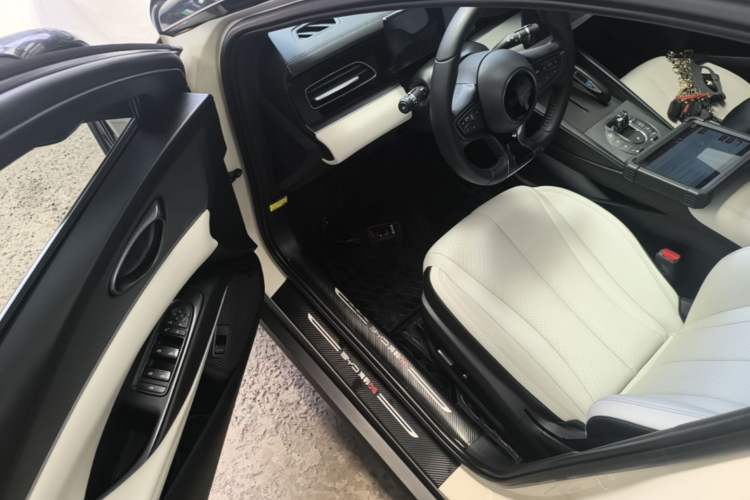 Used BYD Seal 06 New Energy 2024 DM-i 80KM Prestige Model Driver Seat