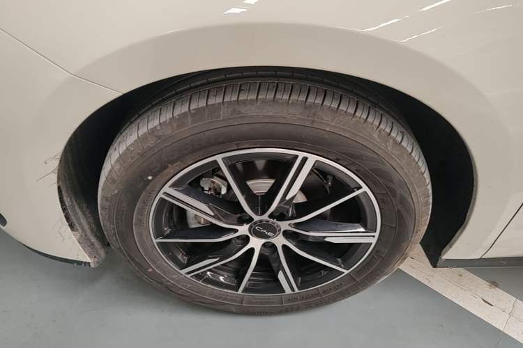 Used BYD Seal 06 New Energy 2024 DM-i 120KM Prestige Model Exterior 4