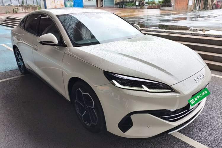 Used BYD Seal 06 New Energy 2024 DM-i 120KM Flagship Model Front Right 45 Deg