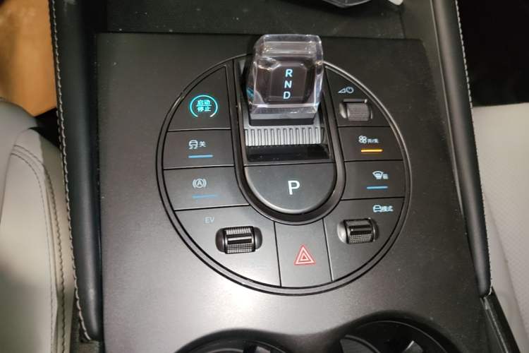 Used BYD Seal 06 New Energy 2024 DM-i 120KM Prestige Model Gear Lever