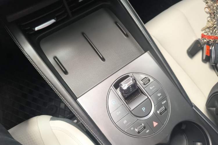 Used BYD Seal 06 New Energy 2024 DM-i 80KM Prestige Model Gear Lever