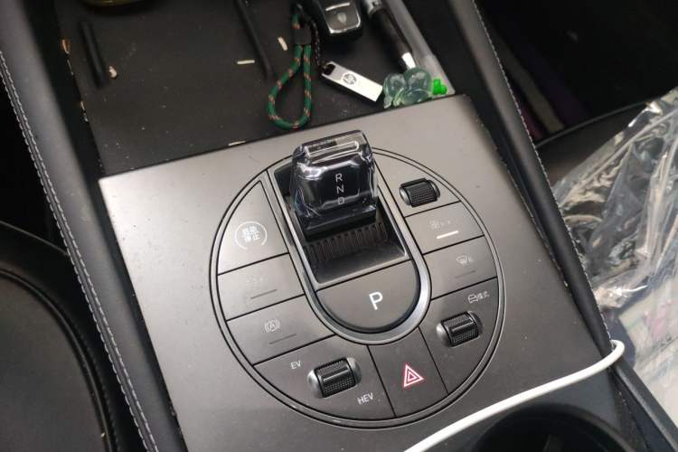Used BYD Seal 06 New Energy 2024 DM-i 120KM Prestige Model Gear Lever