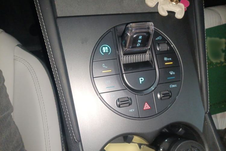 Used BYD Seal 06 New Energy 2024 DM-i 120KM Flagship Model Gear Lever