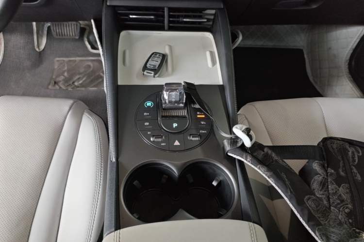 Used BYD Seal 06 New Energy 2024 DM-i 120KM Prestige Model Gear Lever