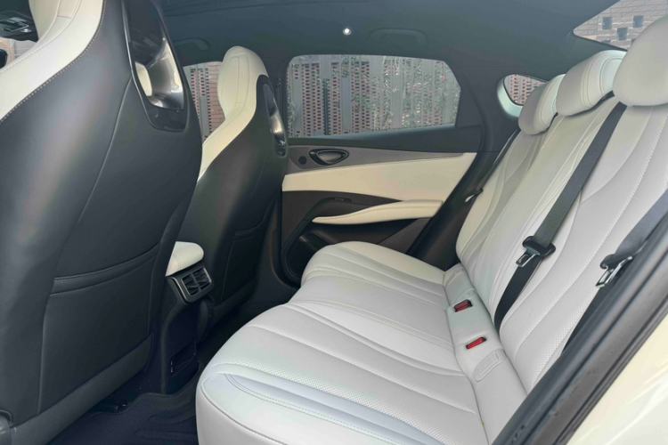 Used BYD Seal 06 New Energy 2024 DM-i 120KM Prestige Model Interior 1