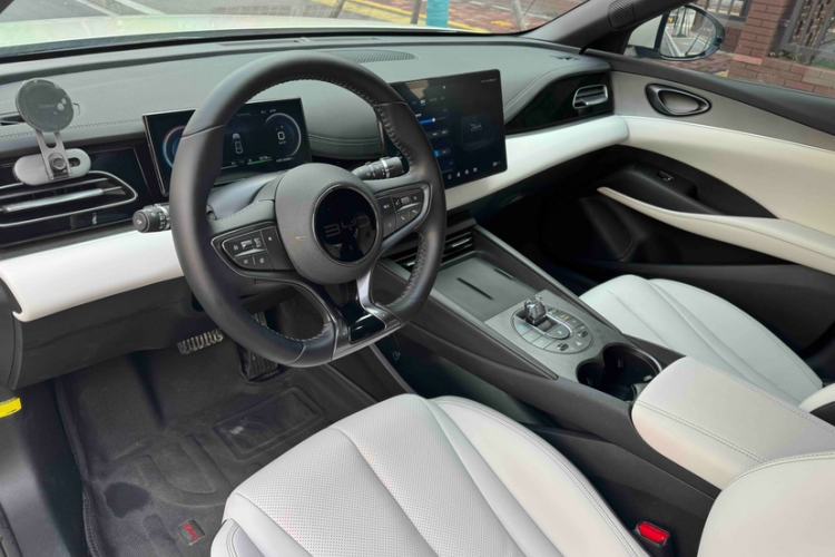 Used BYD Seal 06 New Energy 2024 DM-i 120KM Prestige Model Interior 10