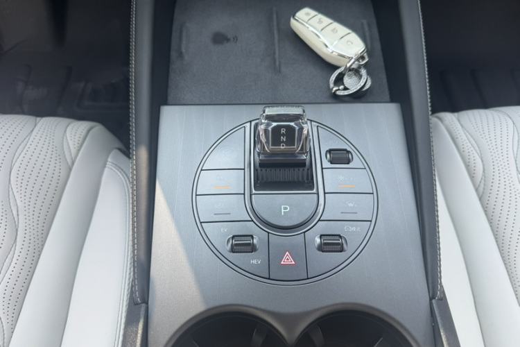Used BYD Seal 06 New Energy 2024 DM-i 120KM Flagship Model Interior 4