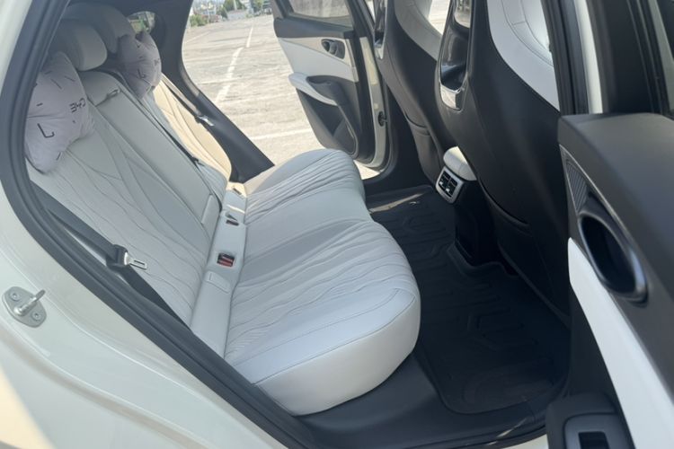Used BYD Seal 06 New Energy 2024 DM-i 120KM Flagship Model Interior 8