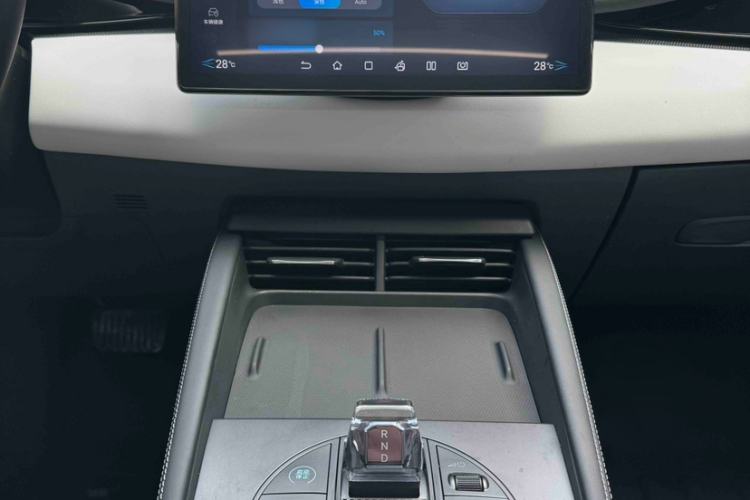 Used BYD Seal 06 New Energy 2024 DM-i 120KM Prestige Model Interior 9