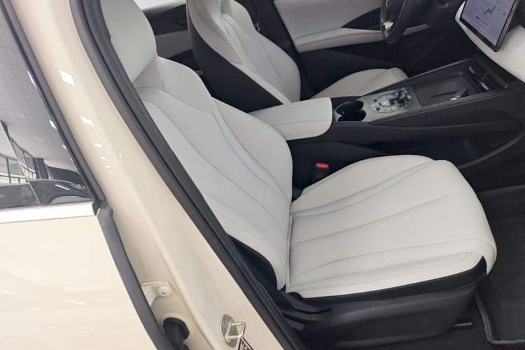 Used BYD Seal 06 New Energy 2024 DM-i 80KM Prestige Model Right Front Seat