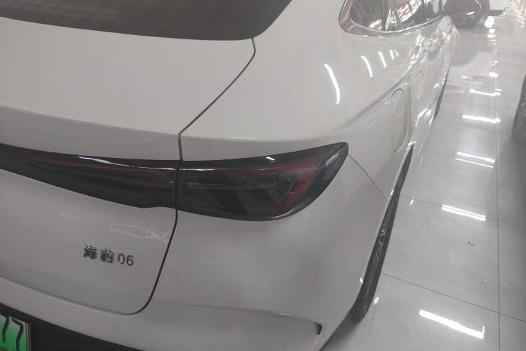 Used BYD Seal 06 New Energy 2024 DM-i 80KM Prestige Model Right Rear Taillight
