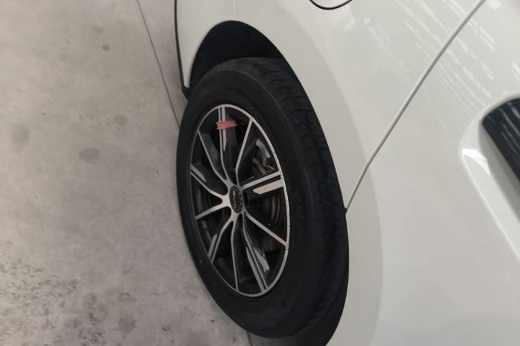 Used BYD Seal 06 New Energy 2024 DM-i 80KM Prestige Model Right Rear Wheel Hub
