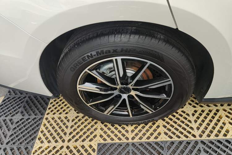 Used BYD Seal 06 New Energy 2024 DM-i 120KM Prestige Model Right Rear Wheel Hub