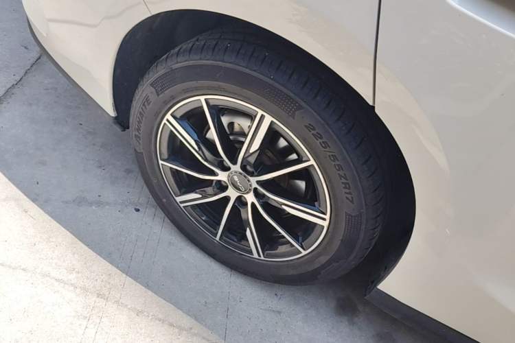 Used BYD Seal 06 New Energy 2024 DM-i 120KM Luxury Model Right Rear Wheel Hub