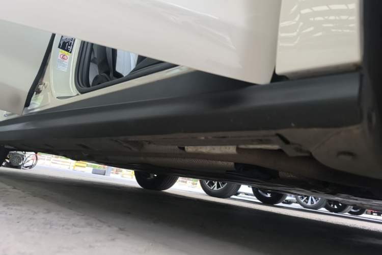 Used BYD Seal 06 New Energy 2024 DM-i 80KM Prestige Model Right Side Sill