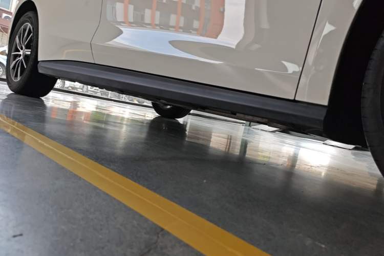 Used BYD Seal 06 New Energy 2024 DM-i 120KM Prestige Model Right Side Sill