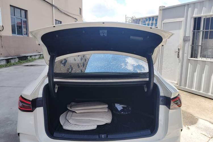 Used BYD Seal 06 New Energy 2024 DM-i 120KM Luxury Model Trunk
