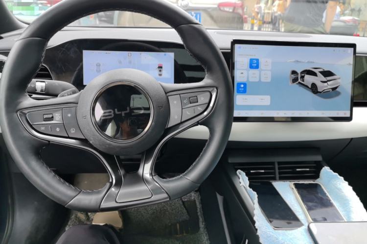 Used BYD Seal 06 New Energy 2025 EV 545KM Premium Edition Center Console