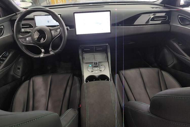 Used BYD Seal 06 New Energy 2025 DM-i Smart Drive 120KM Deluxe Model Center Console