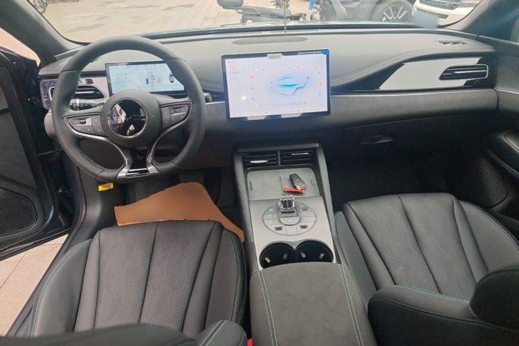 Used BYD Seal 06 New Energy 2025 DM-i Smart Drive 120KM Deluxe Model Center Console