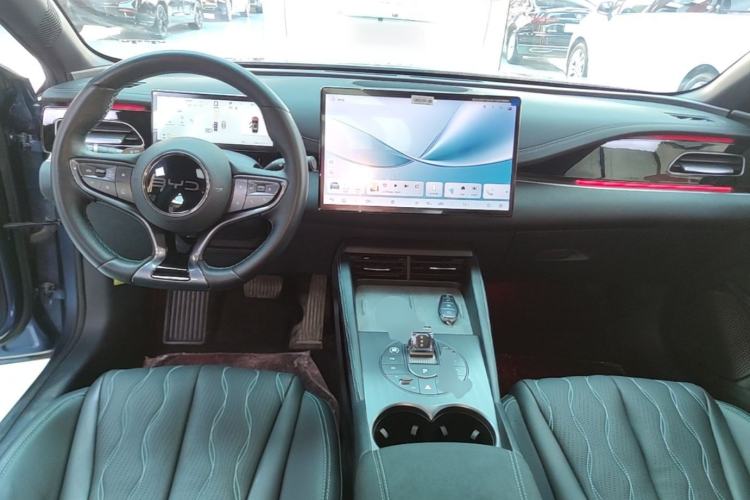 Used BYD Seal 06 New Energy 2025 DM-i Intelligent Drive 120KM Flagship Model Center Console