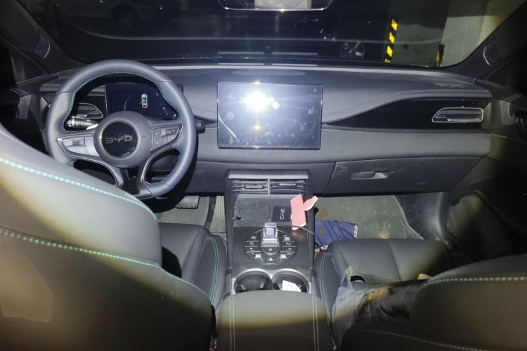 Used BYD Seal 06 New Energy 2025 DM-i Smart Drive 80KM Luxury Model Center Console