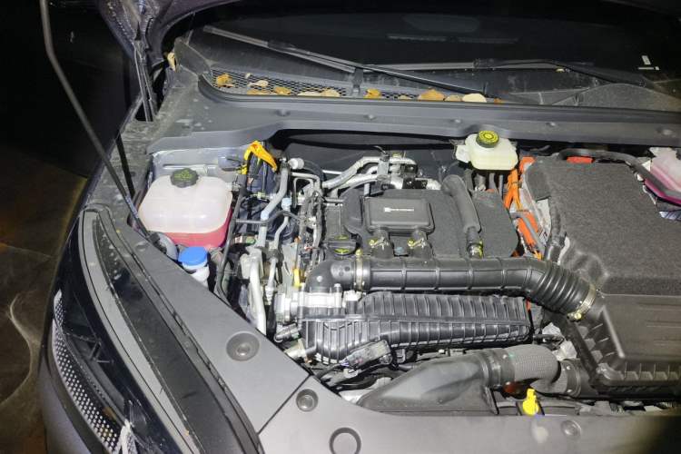 Used BYD Seal 06 New Energy 2025 DM-i Smart Drive 80KM Luxury Model Engine Bay Right