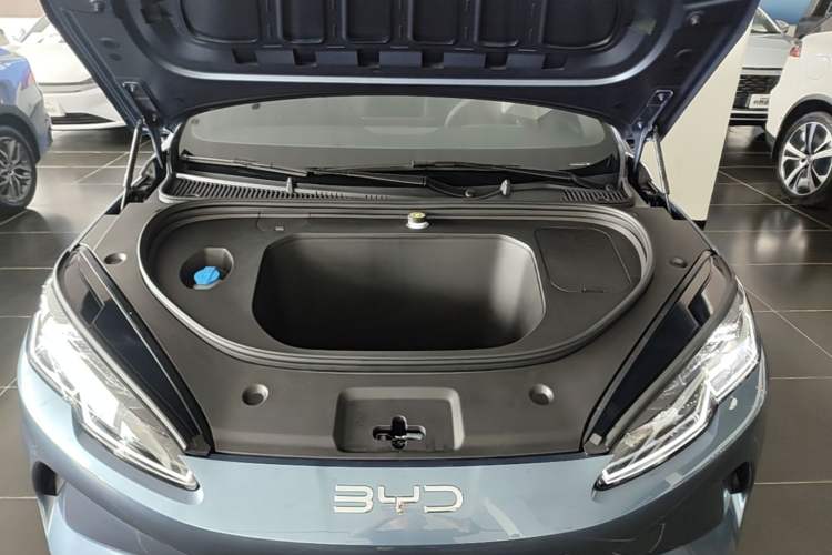Used BYD Seal 06 New Energy 2025 EV 545KM Premium Edition Engine Bay