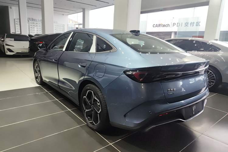 Used BYD Seal 06 New Energy 2025 DM-i Intelligent Drive 120KM Flagship Model Exterior 2