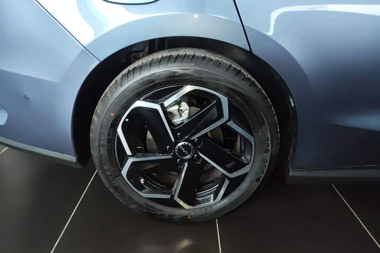 Used BYD Seal 06 New Energy 2025 DM-i Intelligent Drive 120KM Flagship Model Exterior 5