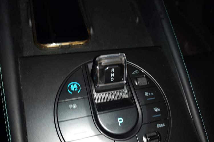 Used BYD Seal 06 New Energy 2025 DM-i Smart Drive 120KM Prestige Model Gear Lever