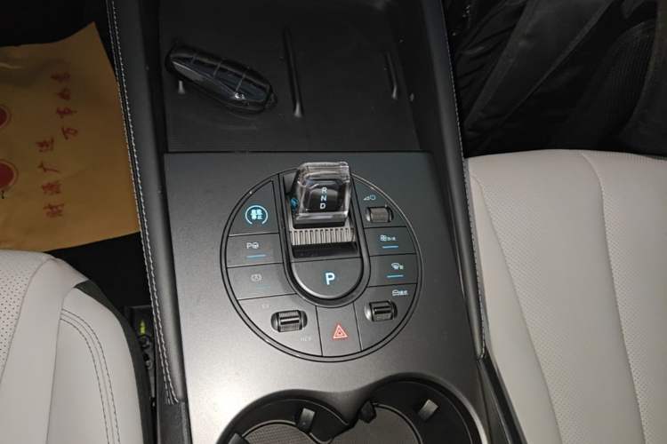 Used BYD Seal 06 New Energy 2025 DM-i Smart Drive 120KM Prestige Model Gear Lever