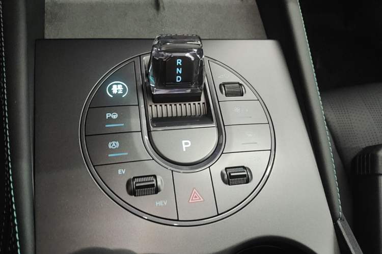 Used BYD Seal 06 New Energy 2025 DM-i Smart Drive 120KM Deluxe Model Gear Lever